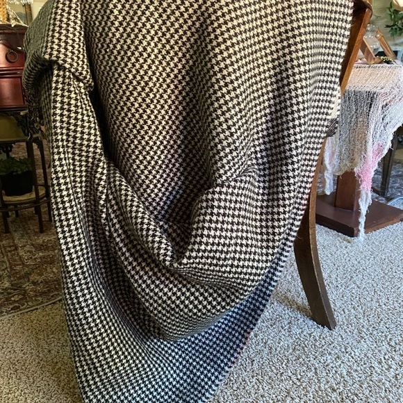 Pottery Barn 2017 Whittaker Throw Blanket - Picture 6 of 10